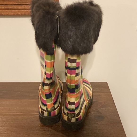 Coach Peony striped rainbow boots with furry top size 7 B. Rubber Rain boots - Picture 7 of 9
